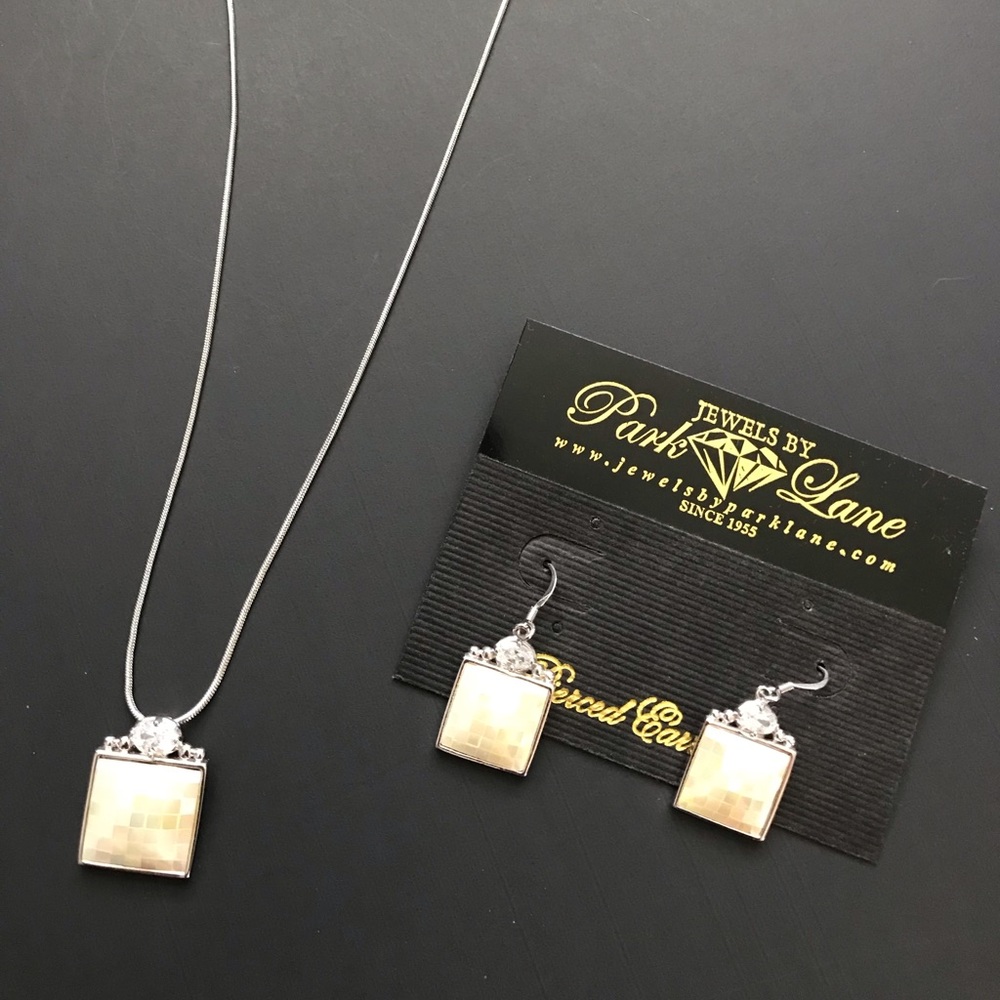 Pearl color square necklace/earring set